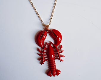 Bold Red Lobster Pendant Necklace – Unique Statement Jewelry, Ocean Lover Gift, Gold Chain, Cute Nautical Accessory
