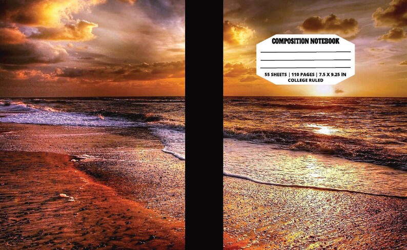 Op de afbeelding: Compositie notitieboek cover met een zonsondergang boven de oceaan met golven die breken op het zanderige strand. De tekst op de cover luidt "COMPOSITION NOTEBOOK", "55 SHEETS | 110 PAGES | 7.5 X 9.25 IN" en "COLLEGE RULED".