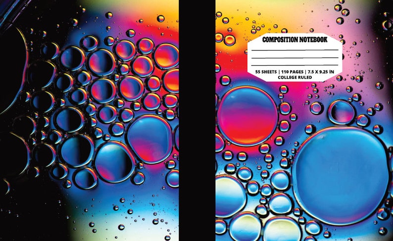 Op de afbeelding: Compositie notitieboek omslag met een kleurrijk abstract ontwerp van iriserende bubbels op een zwarte achtergrond. De tekst op de omslag luidt "COMPOSITION NOTEBOOK", "55 SHEETS | 110 PAGES | 7.5 X 9.25 IN", en "COLLEGE RULED".