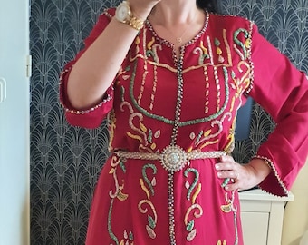 Caftan marocain en crêpe de soie perlé à la main, robe avec cinture,caftan de luxe, takchita, robe traditionnelle