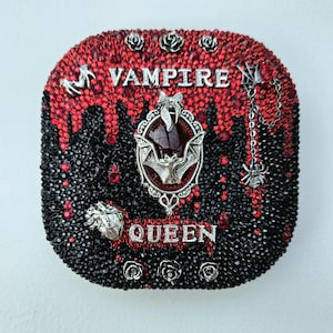 Vampire Queen Rechargeable LED pocket mirror