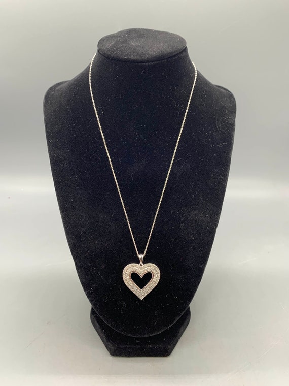 Heart Shaped Pendant With Chain - image 4