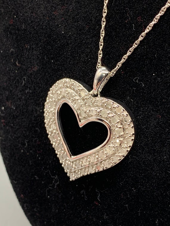 Heart Shaped Pendant With Chain - image 5