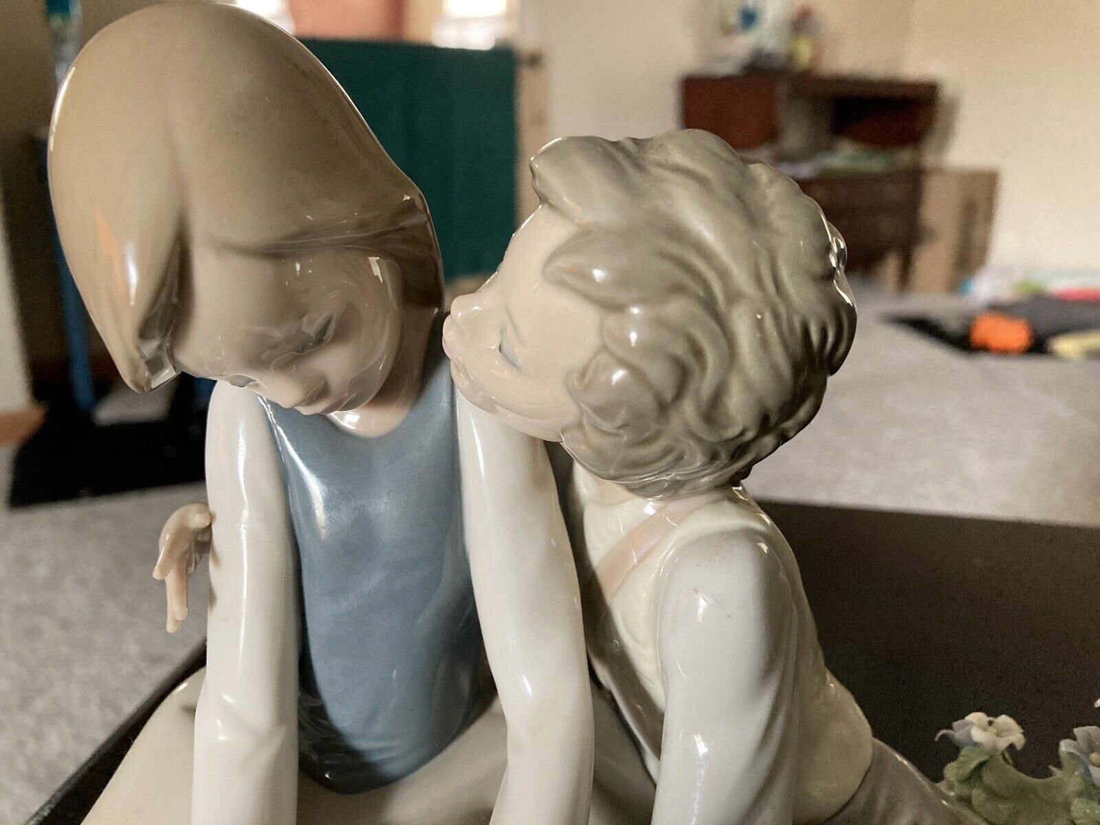 Lladro RARE Boy Kissing Girl. From the 80s. Retired Mint Condition - Etsy
