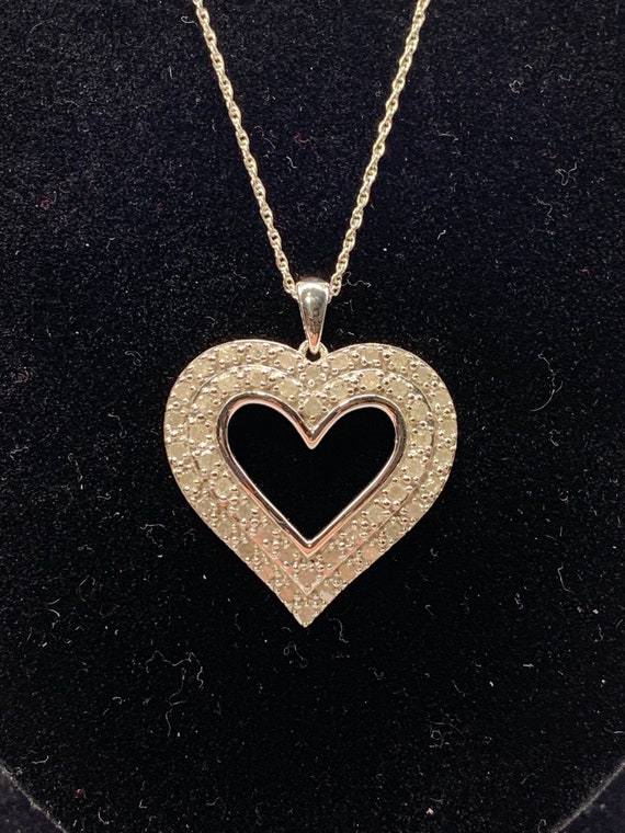 Heart Shaped Pendant With Chain - image 1