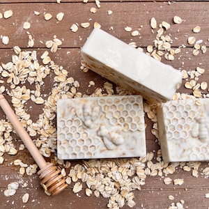Honey Oats Soap Bar: Vanilla Scented Goats Milk Soap for Sensitive Skin