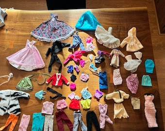 Lote de clones de ropa de Barbie vintage de los años 70, 80 y 90