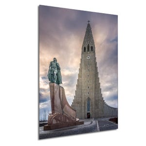 Reykjavik Iceland Print: Hallgrímskirkja Church & Leif Erikson Statue