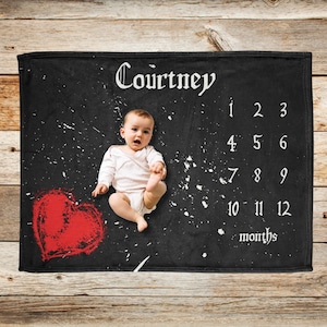 Couverture de jalon grunge pour bébé, cadeau personnalisé, alternative punk emo, premiers jours de bébé, couverture de croissance mensuelle, cadeau gothique de baby shower