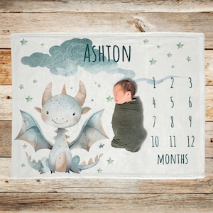 Maandelijkse mijlpaal babydeken Dragon, Watch Me Grow, babyleeftijddeken, deken voor het bijhouden van de groei van het sprookje, gepersonaliseerde douchegift voor pasgeborenen