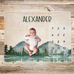Berge Meilenstein Decke Junge, Babydecke Waldsee, Babys Erste Tage Benutzerdefinierte Namensdecke, monatlich Wachstums-Tracker Neugeborenen Dusche Geschenk