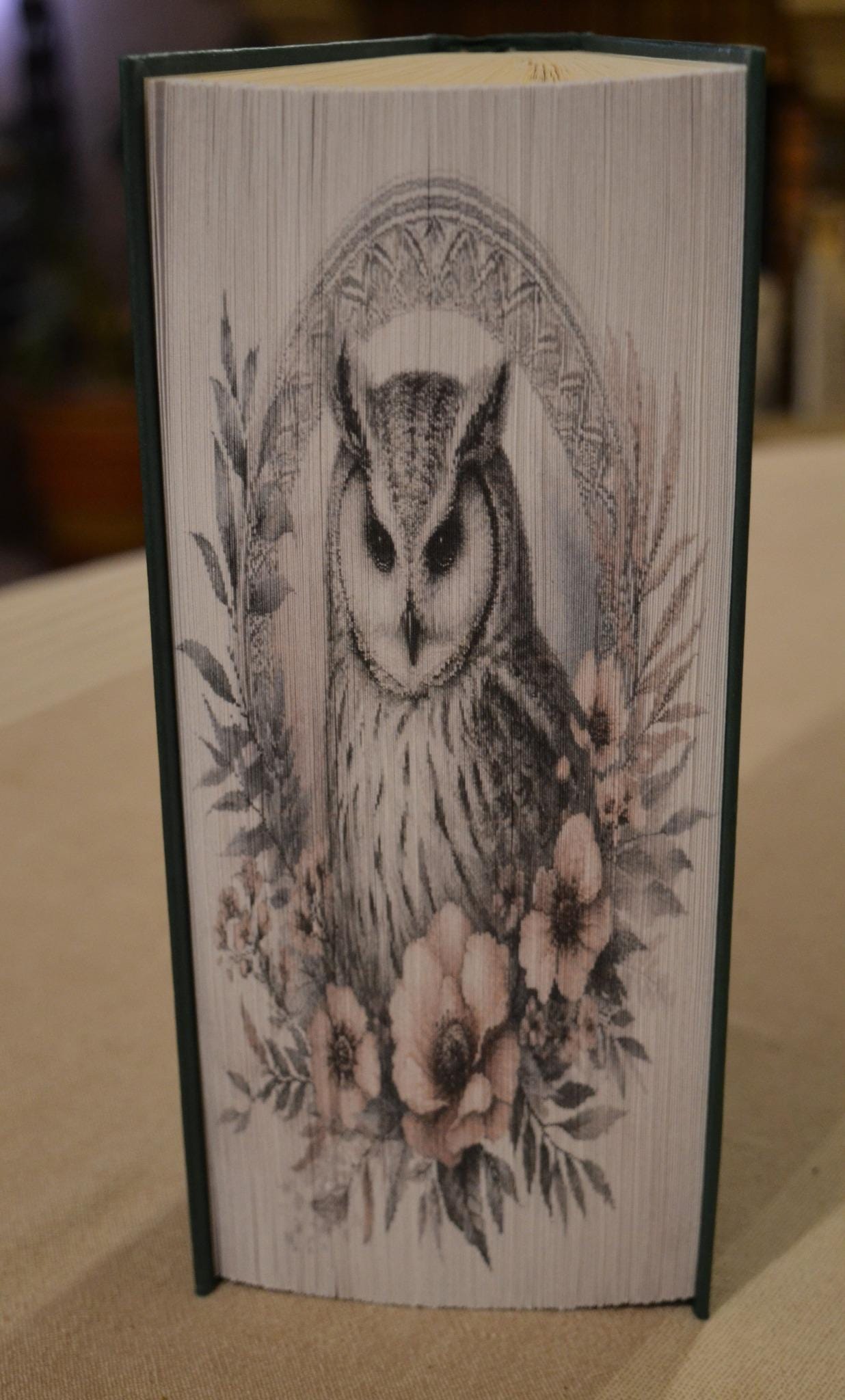 Floral Wreath Owl - 24cm - 483 Pages - Fore-edge / Photo Strip Book Folding Pattern