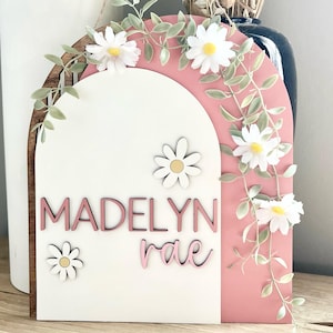 Personalized Name Sign Nursery Wall Decor Floral Display Baby Girl Gift Wooden Custom Name Art Daisy Room Accent Nature Theme Botanical