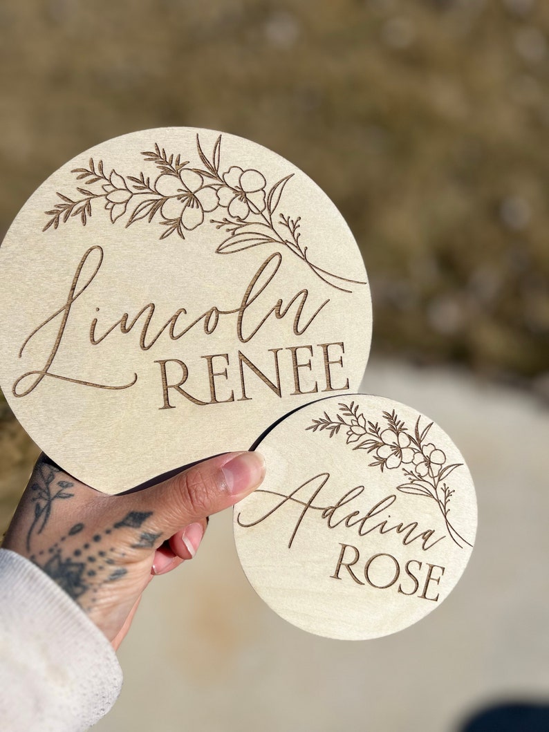 Wooden disc for baby name reveal