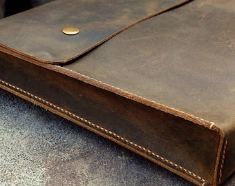 Personalized Leather Document Holder: Hand-Stitched A4 Portfolio