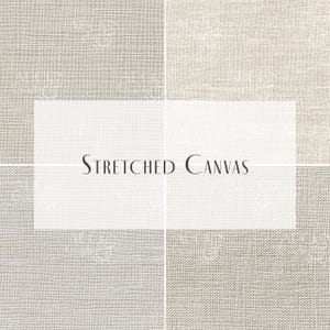 Pode incluir: Um close-up de uma tela esticada com fundo branco e o texto "STRETCHED CANVAS" no centro.