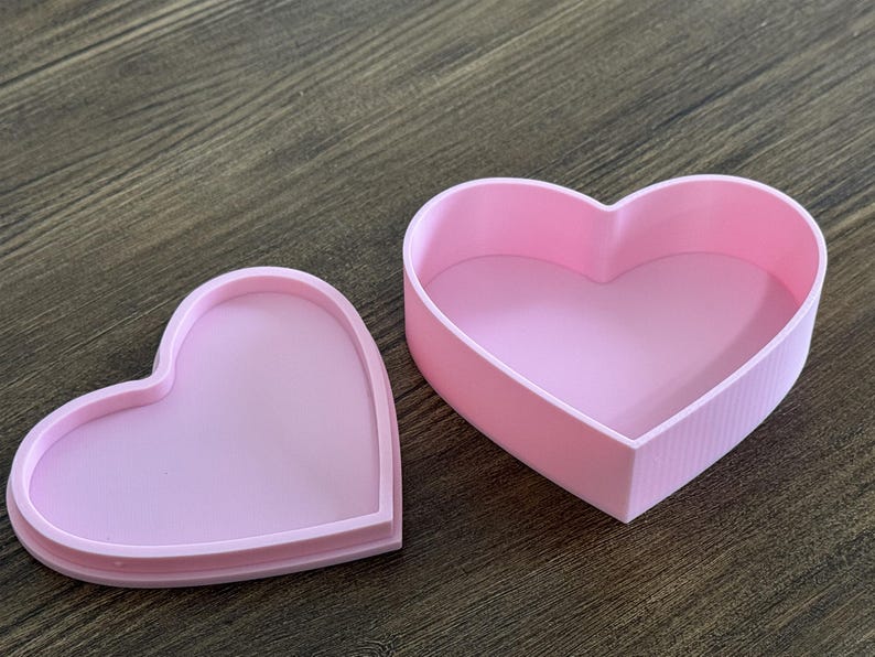 Hjärtask | Hjärtformad ask med säkert lock | Perfekt för presenter, kärleksbrev och skolans minnessaker bild 4