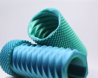 Self Closing 3D Printed Knurled Twist Container