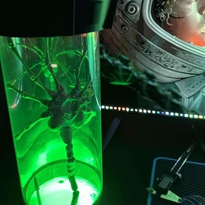Large Alien Stasis container Specimen Face hugger Embryo Jar Movie Prop Replica over 16 inches tall!