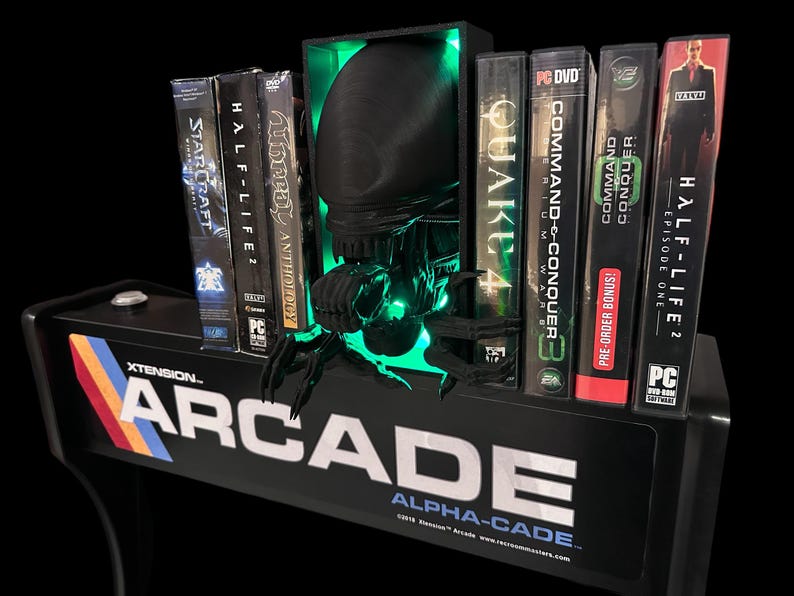 Alien book end shelf ornament mancave decoration arcade topper Movie Prop Replica image 2