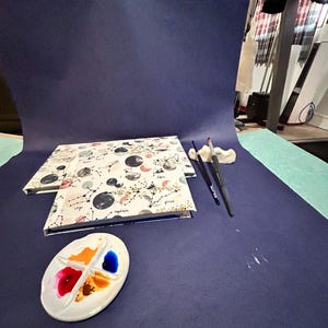 Set di due album da disegno rilegati a mano e distesi. Libro più grande con Arches 90lb CP. Libro più piccolo con carta BEE 100% cotone.