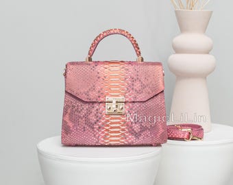 Bolsa de couro de píton rosa, bolsa de mão pequena de luxo com alça superior em pele de cobra genuína.