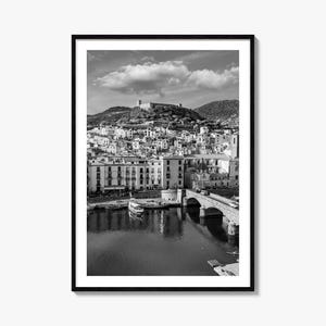 Stampa poster con foto della Sardegna, arte murale in bianco e nero della Sardegna, fotografia murale della Sardegna, viaggio in Sardegna, poster con mappa della Sardegna