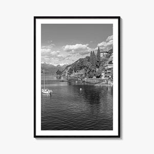 Comomeer fotoposter print, Comomeer zwart-witte muurkunst, fotografie van het Comomeer, reizen Comomeer, Comomeer kaart poster