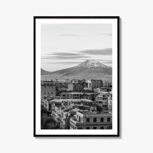 Impressão de pôster fotográfico de Yerevan, arte de parede em preto e branco de Yerevan, fotografia de parede de Yerevan, viagens a Yerevan, pôster com mapa de Yerevan