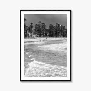 Impresión de póster fotográfico de la playa de Manly, arte mural en blanco y negro de la playa de Manly, fotografía de la playa de Manly, viajes a la playa de Manly, póster de mapa