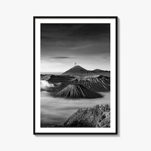 Mount Bromo Schwarz-Weiß Fine Art Photo Print, Ost Java Vulkan Poster