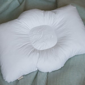 L size Pillow, 100% Cotton Cover Ergonomic Sleeping Pillow, Neck Support, Orthopedic, Washable, Hypoallergic, 60 x 80 cm (23 x 31 inches)