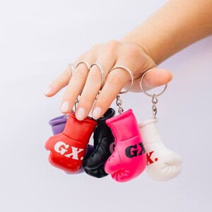 Porte-clés gant de boxe à offrir en différentes couleurs