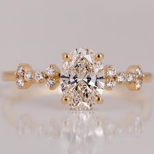 Oval Shaped Lab Grown Diamond Ring, Certified 1.0 to 5.0 CT Oval Cut Lab Created Diamond, Muse-Cluster Engagement Ring, Wedding Ring for Her