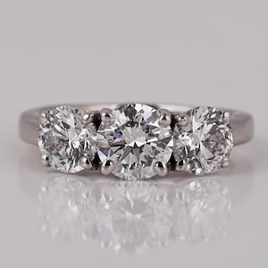 1.0,2.0,3.0,4.0,5.0 CT E-F color VVS2-VS1 Clarity IGI Certified Three Stone Round Ideal Cut Lab Grown Diamond Engagement Ring 14k White Gold
