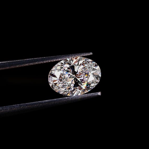 IGI Certified Oval Lab Grown Diamond: Brilliant Cut (1.00-6.00 CT)