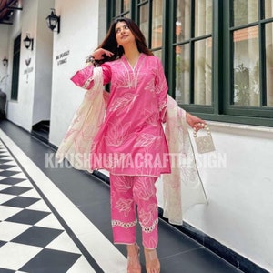 Floral Pink Cotton Kurta Pant Dupatta Set: Pakistani 3-Piece Suit