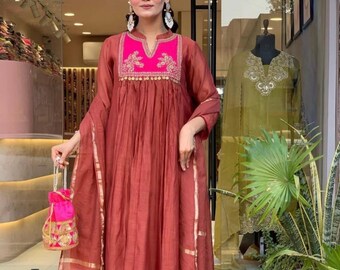 Indian Embroidered Kurti Pant with Dupatta Set for Women, 3piece Cotton Suit Set, Traditional Ethnic Wear, Pakistani style Long Tunic Dress