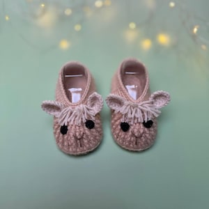 Pamiątkowy prezent dla dziecka Lama Buciki dla niemowląt Prezent ciążowy Pudełko pamiątkowe Prezent na baby shower Prezent robiony ręcznie Robione na szydełku buciki Lama Organiczne