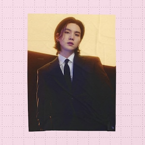 Suga Yoongi Blanket – Custom BTS Kpop Blanket, Personalized Photo Throw, Kpop Fan Gift, Cozy Plush Bedding for ARMYs