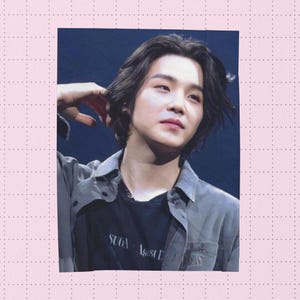 Suga Yoongi Blanket – Custom BTS Kpop Blanket, Personalized Photo Throw, Kpop Fan Gift, Cozy Plush Bedding for ARMYs