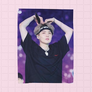Suga Yoongi Blanket – Custom BTS Kpop Blanket, Personalized Photo Throw, Kpop Fan Gift, Cozy Plush Bedding for ARMYs