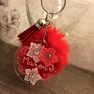 porte clés pompon prénom personnalisé dessins faits main porte clés personnalisable cadeau personnalisé cadeau mariage maitresse kiné image 4