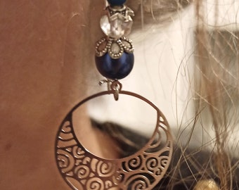 Boucles d'oreilles pendantes fleurs bleu noir - boucles d'oreilles mariage - cadeau femme - cadeau pour elle - boucles colorées