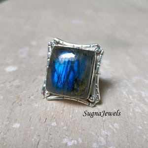 Labradorite Ring, Handmade Ring, Statement Ring, 925 Silver Ring, Labradorite Jewelry, Gemstone Ring, Natural Labradorite Ring,Dainty Ring