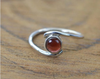 Natural Garnet Ring, Garnet Jewelry, Statement Ring, Gemstone Ring, Handmade Ring, 925 Silver Ring, Promise Ring, Dainty Ring, Women Ring