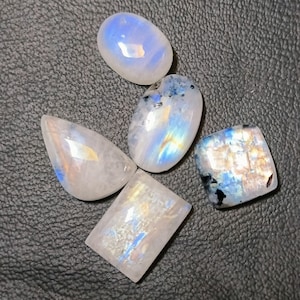 AAA+ Top Quality Natural Rainbow Moonstone Loose Gemstone For Making Jewelry, Flat Back, Semi-Precious, Handmade, Hand Polished Gemstone Lot