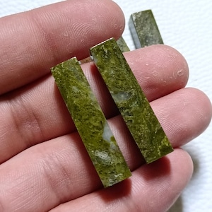 Natural Green Unakite Stone Necklace Pendant, Unakite Jasper Gemstone , Energy Stone Point Pendant, Healing Stone Crystal  {SIZE 35X8 MM}