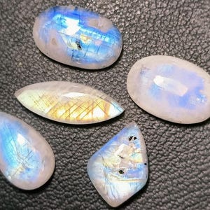 Wonderful ~~ Blue Yellow Flashy Rainbow Moonstone Both Side Polish Mix Shape Cabochon 5 PCS Loose Gemstone Lot Use For Making All Jewelry.!!