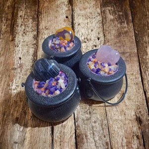 Crystal Bath Bomb Cauldron | Magic Gifts | Vegan Bath Bomb | Cool Crystal Gifts | Crystal Star | Witchy Gift | Crystal Tumble Stone